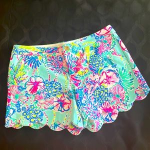Like New Lilly Pulitzer Scallop Stretch Shorts